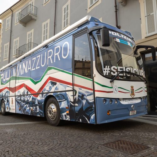 Ad Acqui il Pullman Azzurro della Polizia e tante attività per sensibilizzare sulla sicurezza stradale