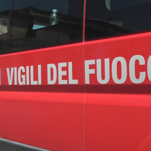 Incendio in un fienile a Castelletto Merli: sul posto i Vigili del Fuoco