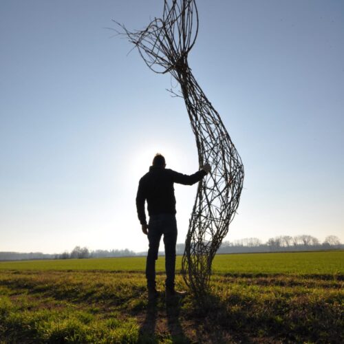 Piantare 400 alberi e creare una “Food Forest” a Grondona. L’idea dell’artista “scappato dalla pianura” e innamorato della Valle Spinti