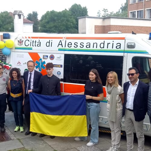 Protezione Civile di Acqui, Istituto Volta e Anteas donano un’ambulanza all’ospedale ucraino di Kharkiv