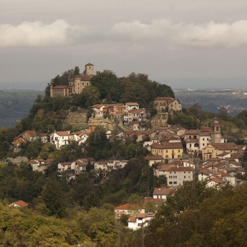 Sabato 27 luglio buon cibo, vino e musica per le vie del borgo di Orsara Bormida