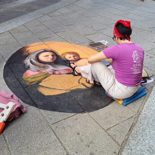 Madonnari a Pavia: un incontro tra arte, devozione e tradizione per il Festival del Carmine