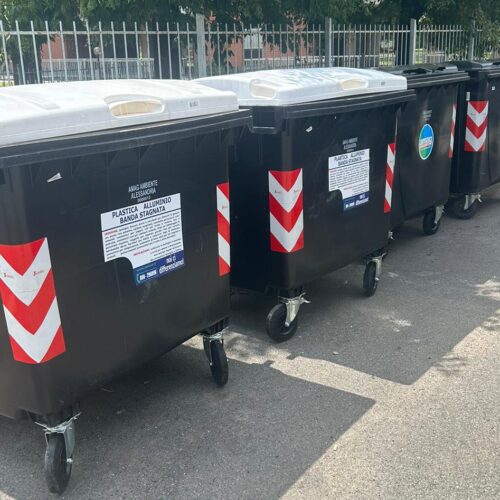 Raduno degli Alpini ad Alessandria, spostati i cassonetti: “Motivi di sicurezza”