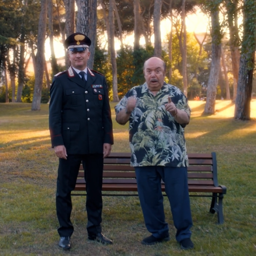 I Carabinieri e il testimonial speciale Lino Banfi per la campagna contro le truffe