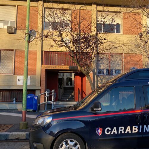 Sorpreso dai Carabinieri a vendere cocaina. Uomo di 52 anni finisce in manette