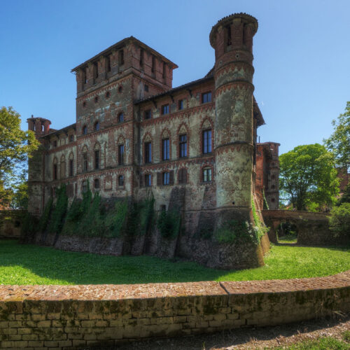 Al Castello di Piovera tre giorni all’insegna della comicità, della musica e della beneficenza