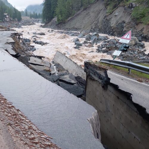 Di Alessandria i primi due turisti a lasciare Cogne in auto dopo l’alluvione