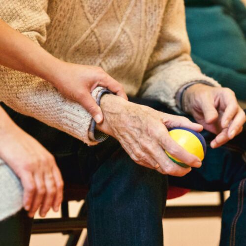 Caldo e anziani: a Pavia il progetto “Estate Serena 2024” per affrontare l’estate