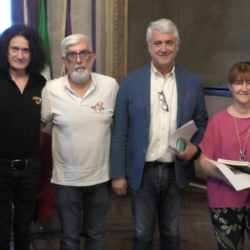 “Parole e musica in cortile”: dal 19 al 21 luglio tre serate benefiche ad Alessandria per aiutare Anteas