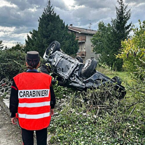 Carabinieri impegnati nella ricostruzione della dinamica dell’incidente di Cassano