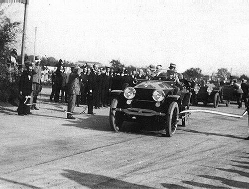 Cento anni dell’Autostrada Milano-Varese. Domenica moto e auto d’epoca festeggiano la prima autostrada