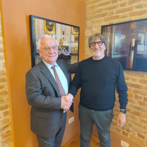 Scrittore e anche fotografo, da sabato la mostra di Cotroneo: “E nel 2025 il mio primo romanzo alessandrino”