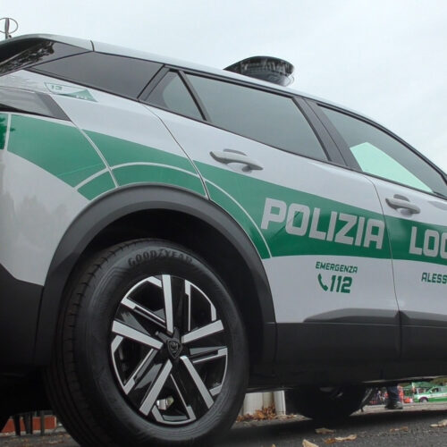 Tamponamento nel sottopasso di via Maggioli: traffico bloccato