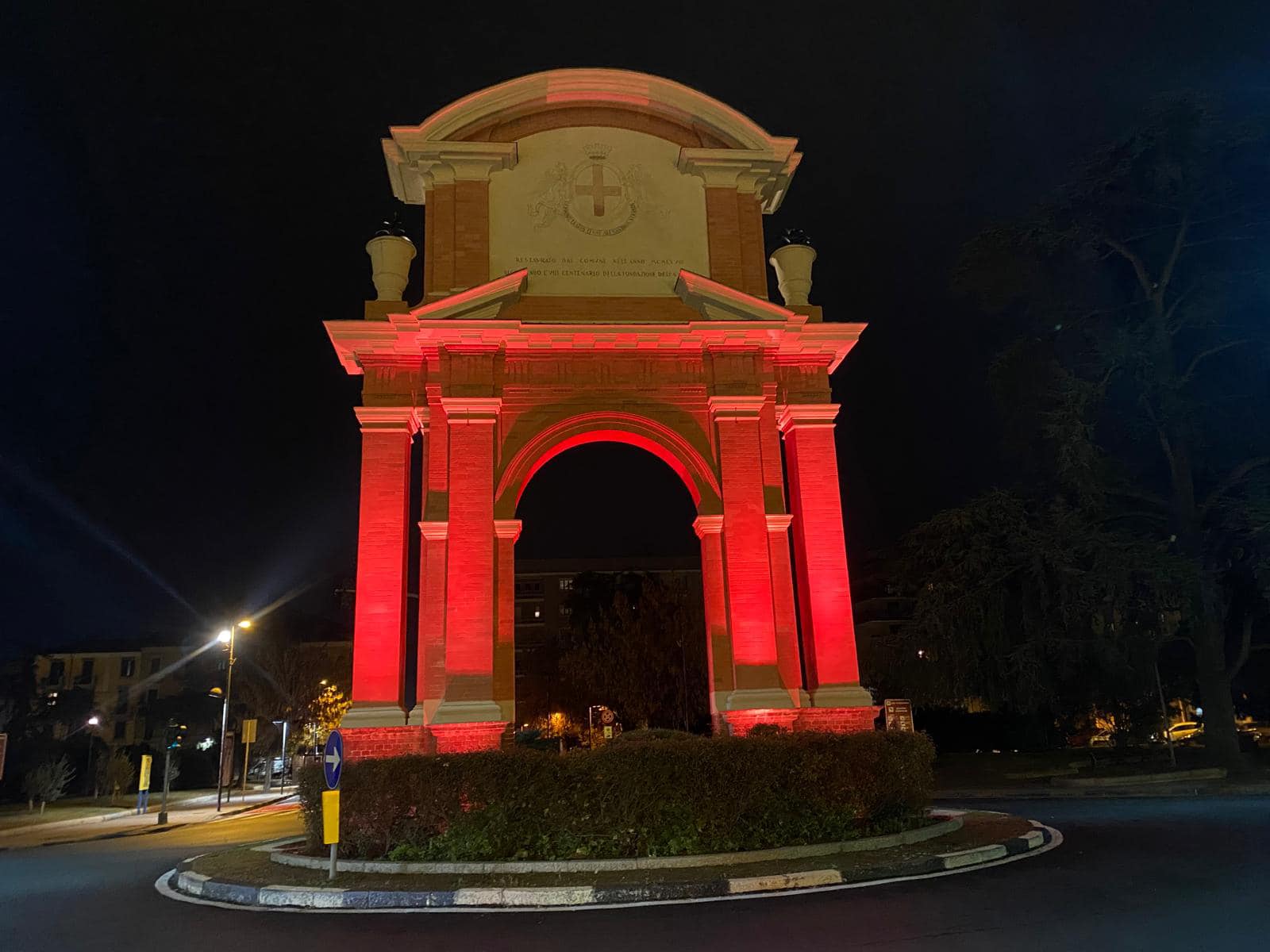 react element 2011 donne arancione