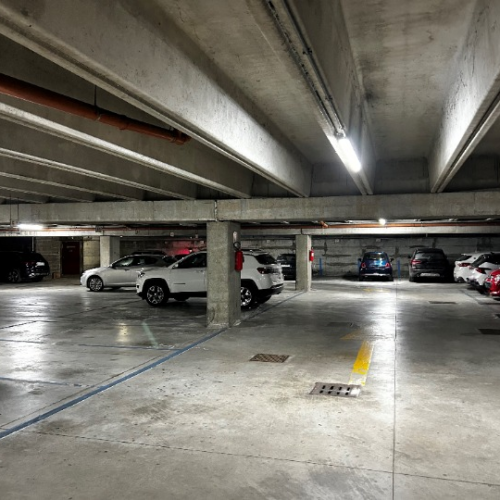 Parcheggio Ambrosoli di Alessandria di nuovo illuminato: una settimana fa la segnalazione su Radio Gold