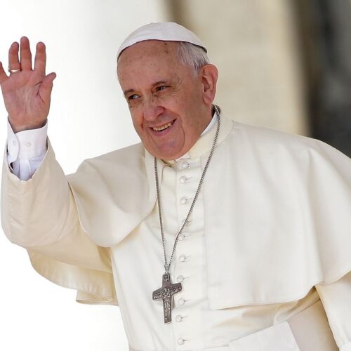 In prefettura a Pavia il registro di condoglianze per il Papa aperto a tutti i cittadini