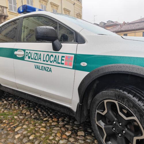Monopattini elettrici, da sabato nuove regole e multe fino a 400 euro: a Valenza più controlli della Polizia Locale