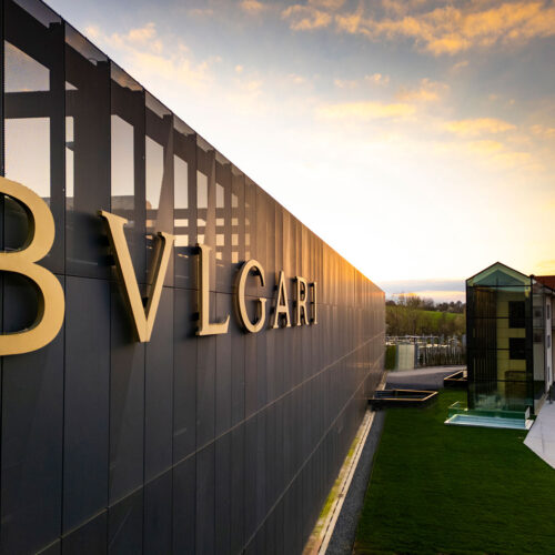 Bvlgari cresce ancora ed entro il 2029 verranno assunti altri 500 artigiani