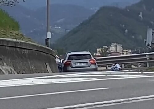 Auto contromano sulla rampa d’ingresso per l’autostrada A7 ad Arquata Scrivia