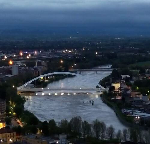 Il livello del fiume Tanaro ad Alessandria ripreso dall’alto con un drone