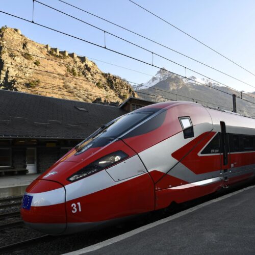 Treni: l’Alta Velocità del Frecciarossa torna tra Milano e Parigi. Ferma anche a Torino