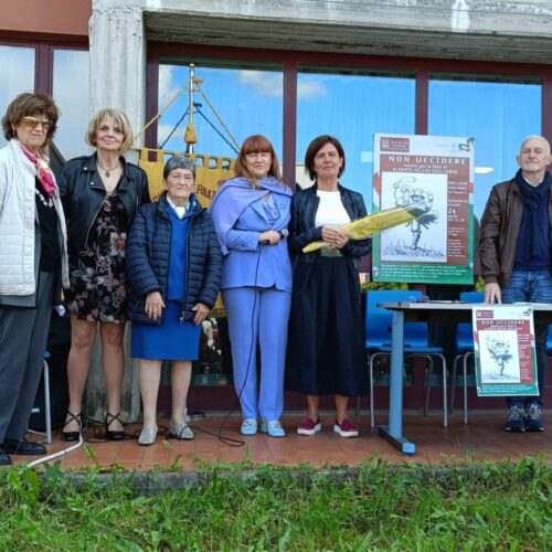 Al liceo Amaldi di Novi la mostra per la Pace dell’artista Gagliardo: “Dedicata a Papa Francesco”