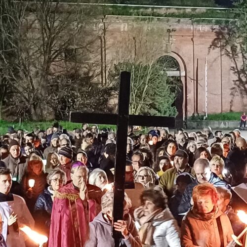 Stasera la Via Crucis alla Cittadella di Alessandria con il Vescovo Guido Gallese