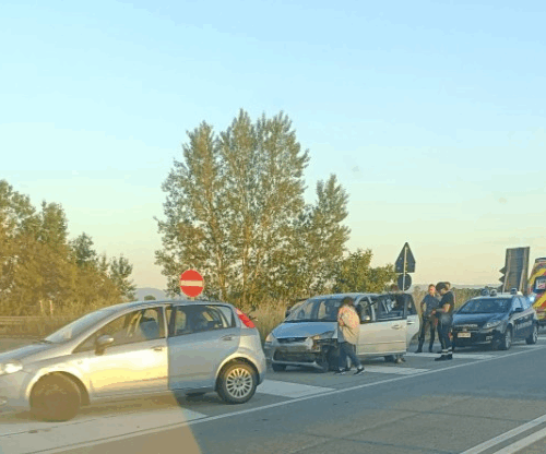 Incidente tra un’auto e una moto sulla sp 30 a Borgoratto: nessun ferito