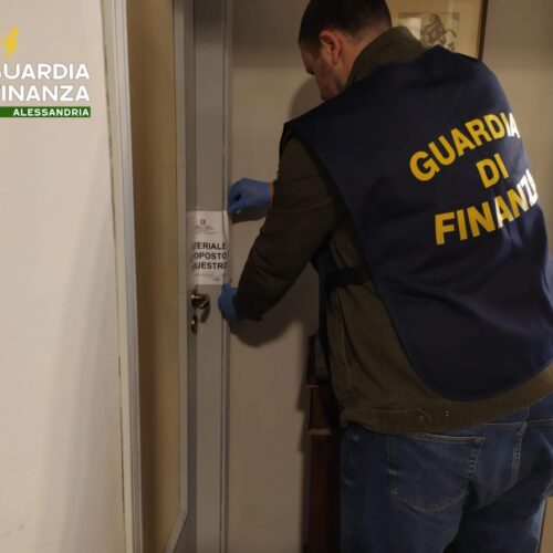 Estetista e parrucchiera senza alcun titolo scoperta dalla Finanza di Tortona