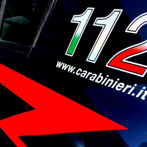 Ruba l’auto di un sacerdote e usa il bancomat: 59enne denunciato dai Carabinieri