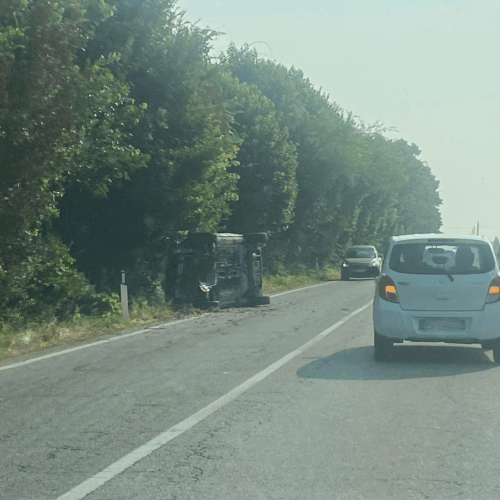 Incidente a Felizzano: auto si ribalta