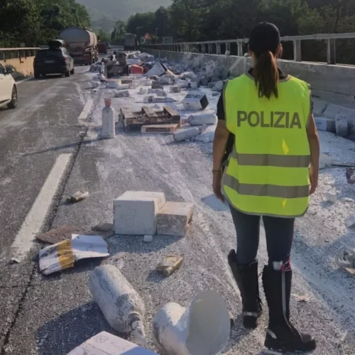 Incidente sulla A7: prelevati campioni di acqua dello Scrivia e sorvolo con drone