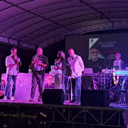 Valenza ricorda Gildo Farinelli: musica, sorrisi e tanti amici per celebrare il “maestro”