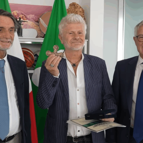 A cantautore pavese Ron il premio Rosa camuna 2025