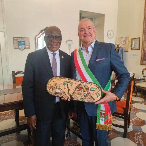 A Valenza l’ambasciatore della Sierra Leone, sindaco: “Nostre scuole orafe pronte ad accogliere i vostri giovani”