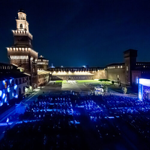 Al Castello Sforzesco di Milano Ferragosto sotto le stelle con la proiezione di “Mamma Mia!”