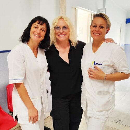 Il saluto di Antonella Clerici alle oss dell’Ospedale San Giacomo di Novi Ligure