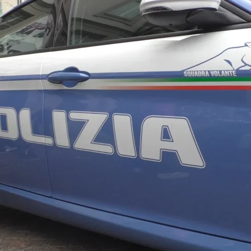 Ragazza incinta picchiata dal fidanzato in strada a Pavia