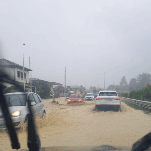 Maltempo: strade allagate e diversi interventi