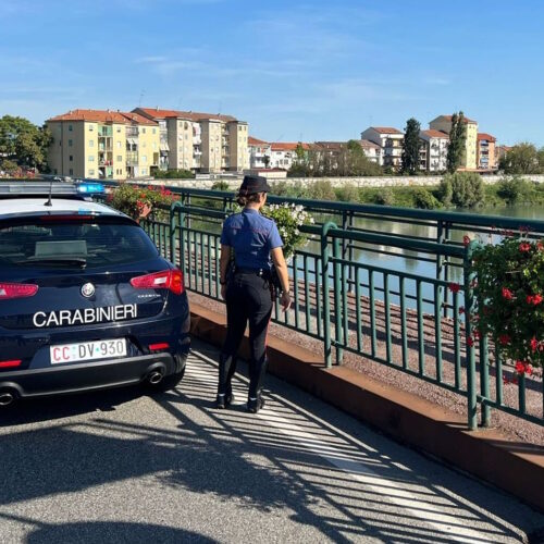 “Non voglio più vivere” poi l’abbraccio dei Carabinieri: salvato sul ponte del Po