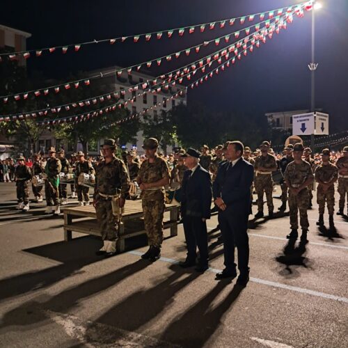 Le fanfare degli Alpini emozionano Alessandria: l’Inno d’Italia in piazza della Libertà