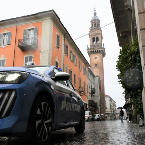Nasconde oltre 30 chili di droga nel furgone: arrestato a Casale dalla Polizia