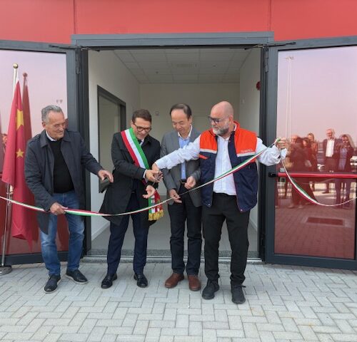 Maxi magazzino di Aosom operativo nel 2026. Si punta a un casello autostradale per la viabilità