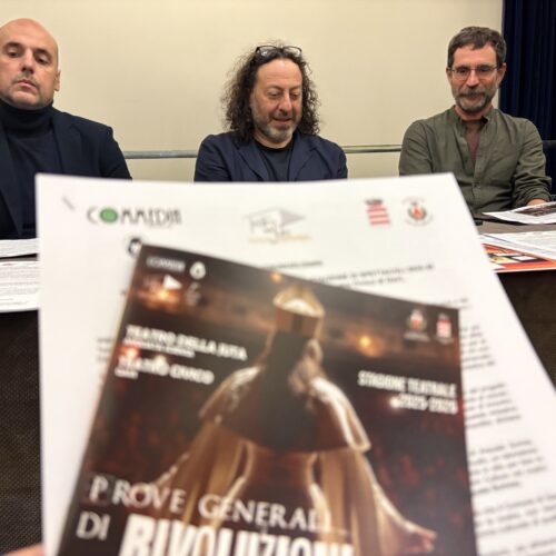 Bebo Storti, Benvenuti e Aprea nella nuova stagione del Teatro della Juta che celebra le rivoluzioni quotidiane