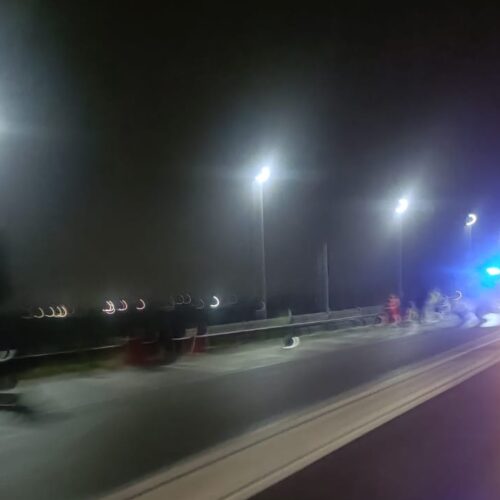Auto fuori strada prima del casello di Alessandria Sud: una ragazza non in gravi condizioni