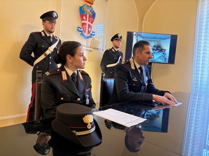 Furto a Milano porta al blitz ad Alessandria. Carabinieri trovano 39 scooter rubati e pezzi di ricambi in garage al Cristo