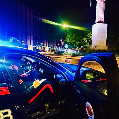 Ubriaco alla guida, investe agente della Polizia Locale impegnato a rilevare un incidente
