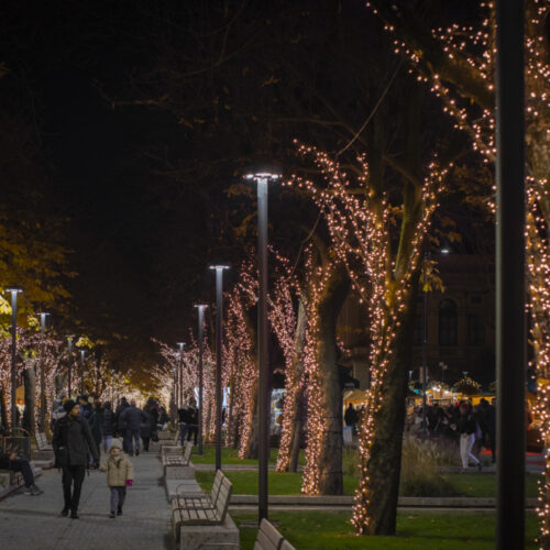 Natale a Bergamo 2025: luci, arte e tradizione trasformano la città in un grande palcoscenico delle feste