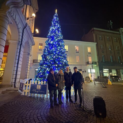Alessandria accende il grande Albero di Natale in piazza della Libertà