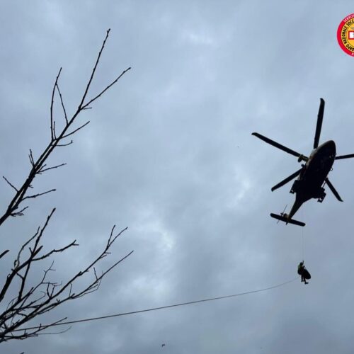 Arrampicatori bloccati in parete a Cumiana: recupero notturno con elisoccorso e Soccorso Alpino